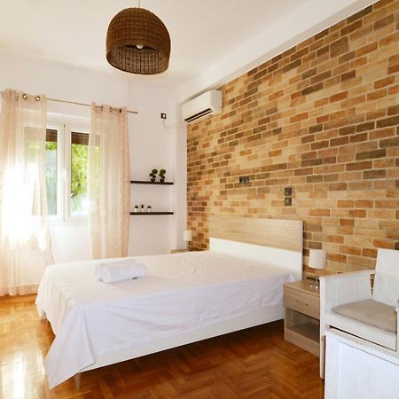 A Modern Rustic Cosy Apartment At The Foot Of Mount Lycabettus Athens Exterior photo