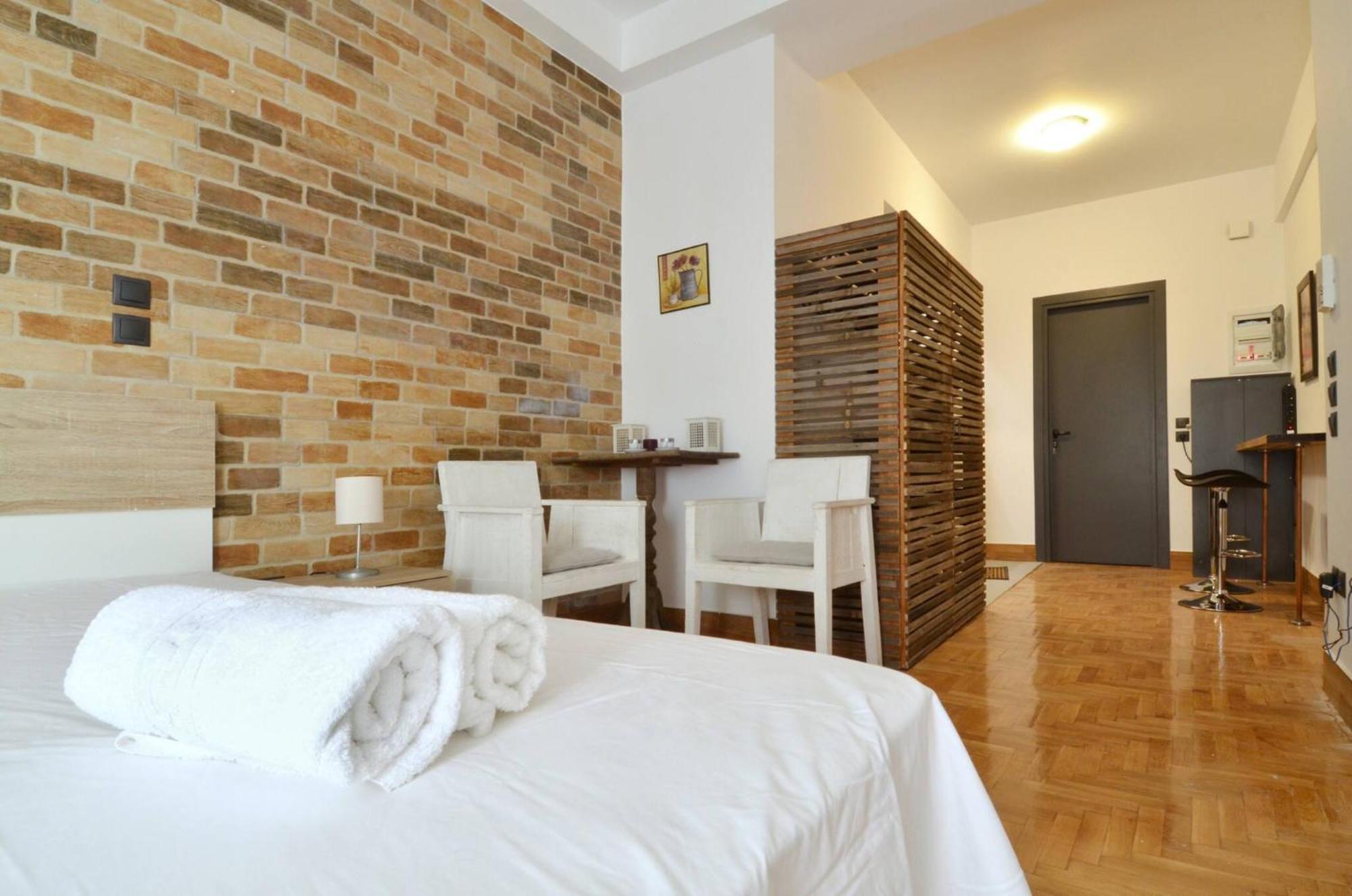 A Modern Rustic Cosy Apartment At The Foot Of Mount Lycabettus Athens Exterior photo